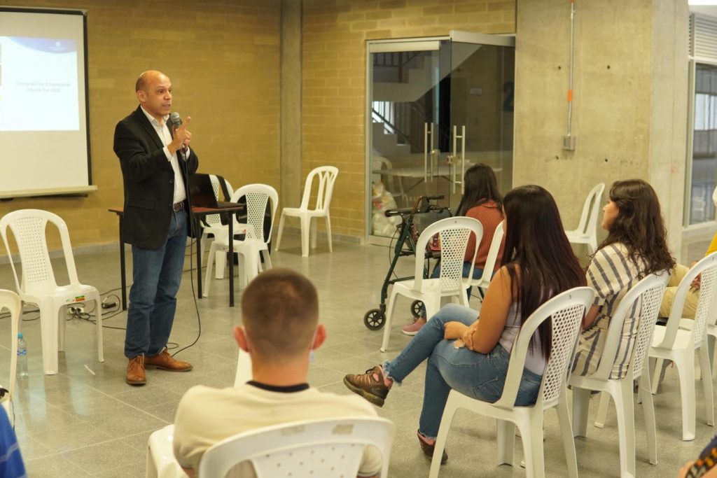 245517802_4244772345631270_2565833035199897205_n