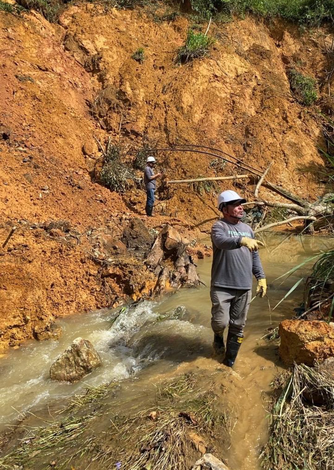limpiando als quebradas de Caldas 5